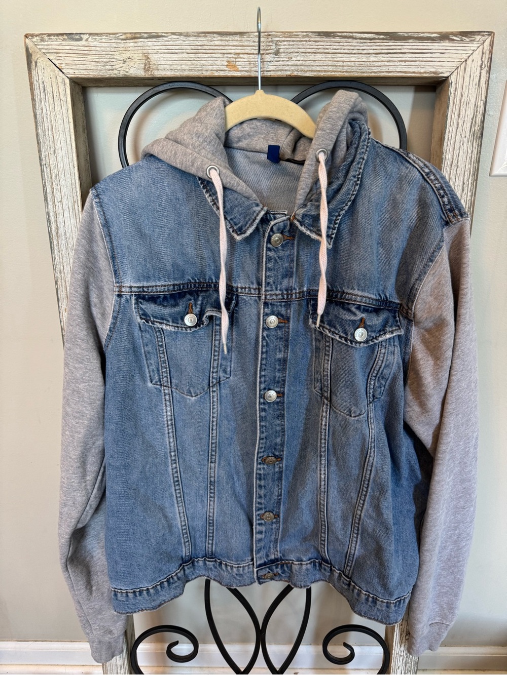 H&M Divided Hooded Denim Trucker Jacket Men’s XL Light Wash Gray Fleece